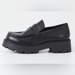 Vagabond Black Chunky Lug-Sole Penny Loafers